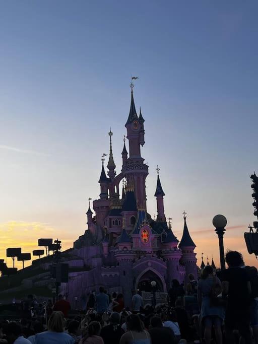 M&A Maison De Campagne/ Disney/Paris/Wifi/Jeux Croissy-Beaubourg 外观 照片